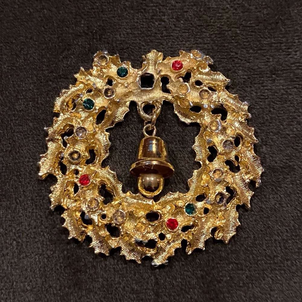 Rafaelian Wreath Brooch - Gold tone with multicolored crystals
